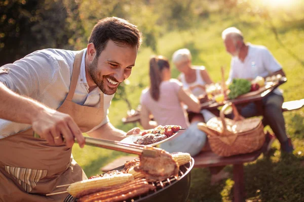 Dicas para o Churrasco Perfeito: Segredos de um Bom Churrasqueiro